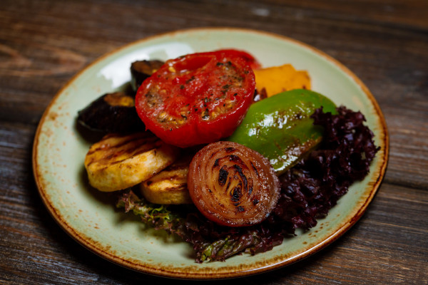 Овощи гриль(болгарский перец, цукини, баклажан, лук красный, шампиньоны)